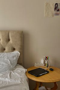 Tip #1: Bed Position
Make sure your bed is against a solid wall with a headboard—this creates support and stability. Trust me, your nervous system will thank you.